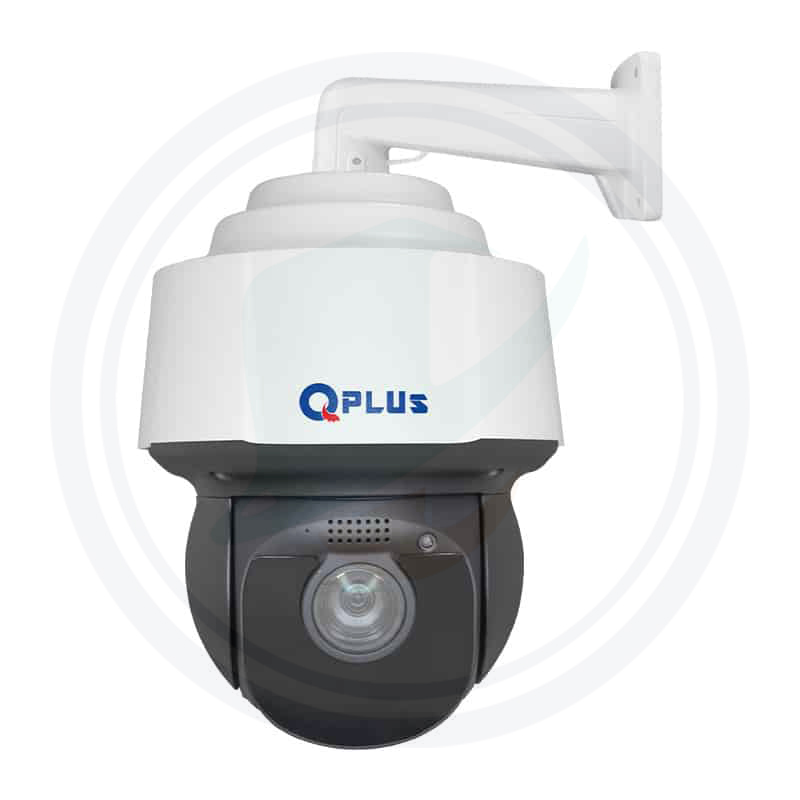 نمای روبروی دوربین اسپیددام کیوپلاس مدل PL-IPC-S51036P11L4 در تست نقد و بررسی