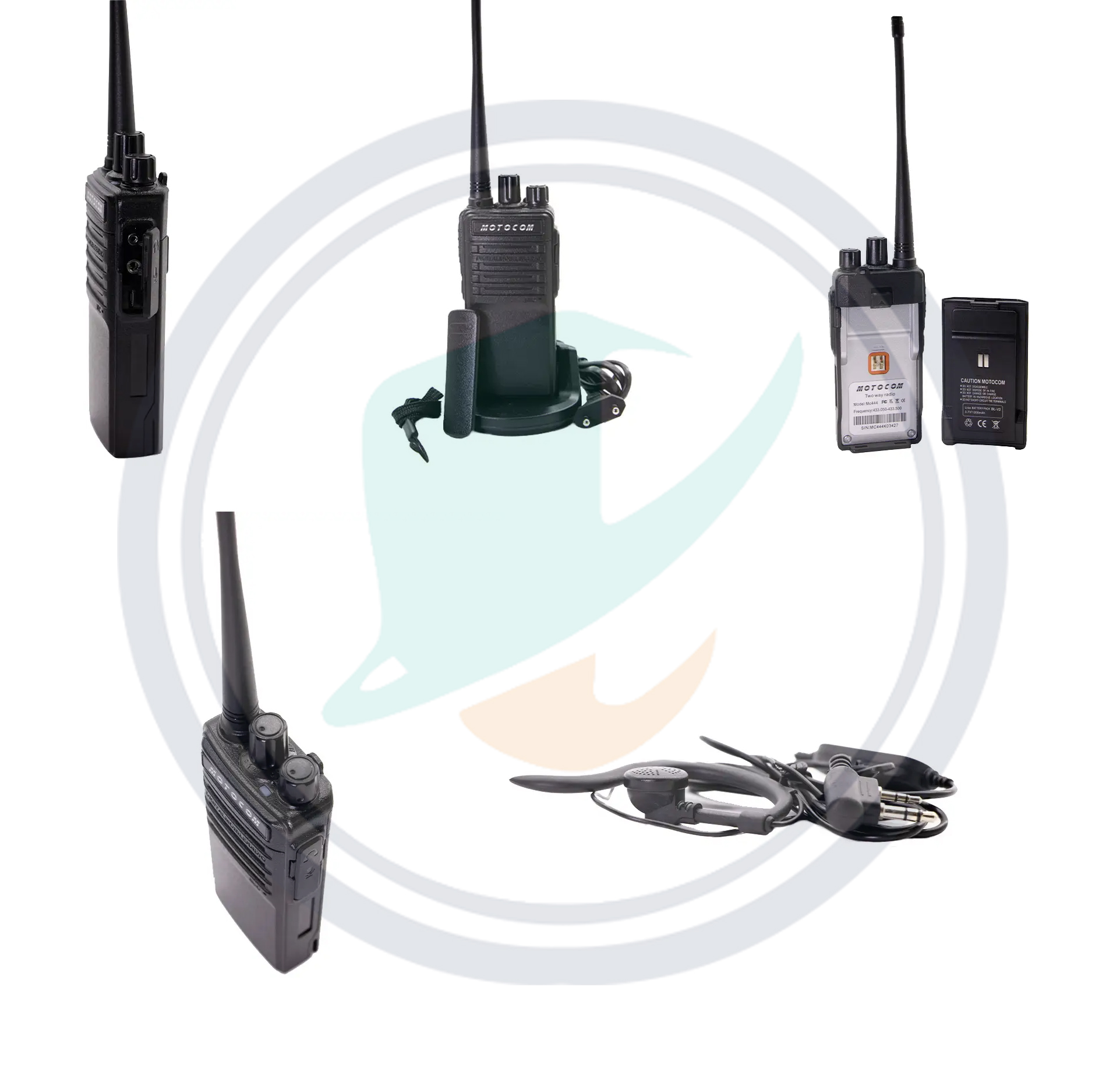 عکس نقد و بررسی بیسیم واکی تاکی موتوکام MC444 در حالت استفاده واقعی