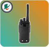 بیسیم موتوکام MC555 روی پایه شارژر رومیزی